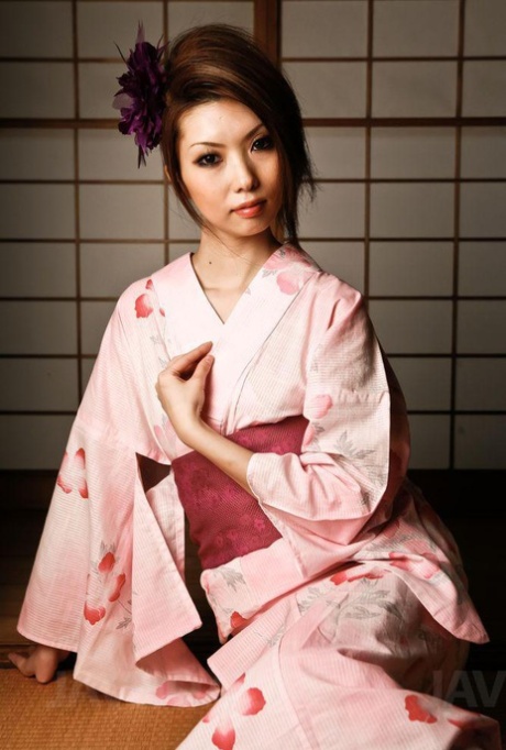 Japanese girl Rinka Kanzaki loses her kimono during MMF sex 32136858