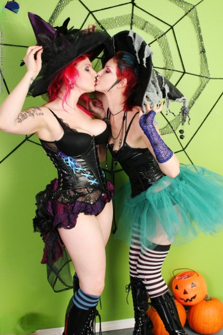 Pagan lesbians Xanthia Doll and Scar 13 smack bare bottoms with a big sucker 99724871