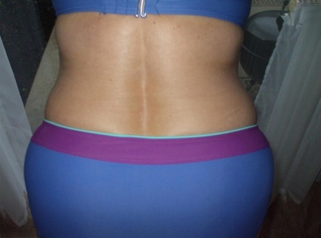 Older lady Busty Bliss frees her natural tits before pulling down her panties 85138390