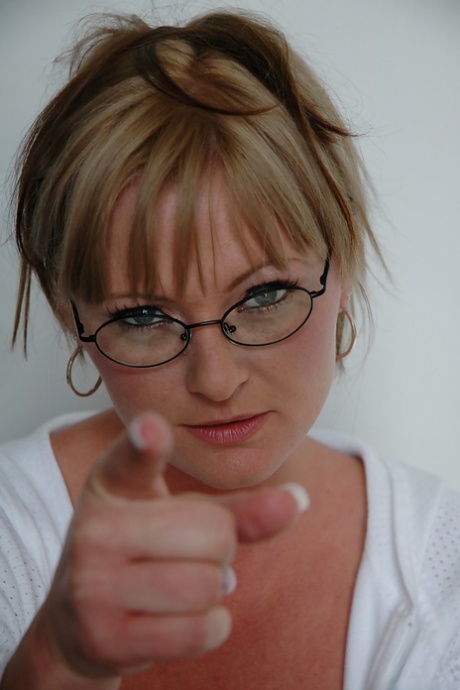 Big tits milf Allison Kilgore is showing her tight pussy in glasses 71172104